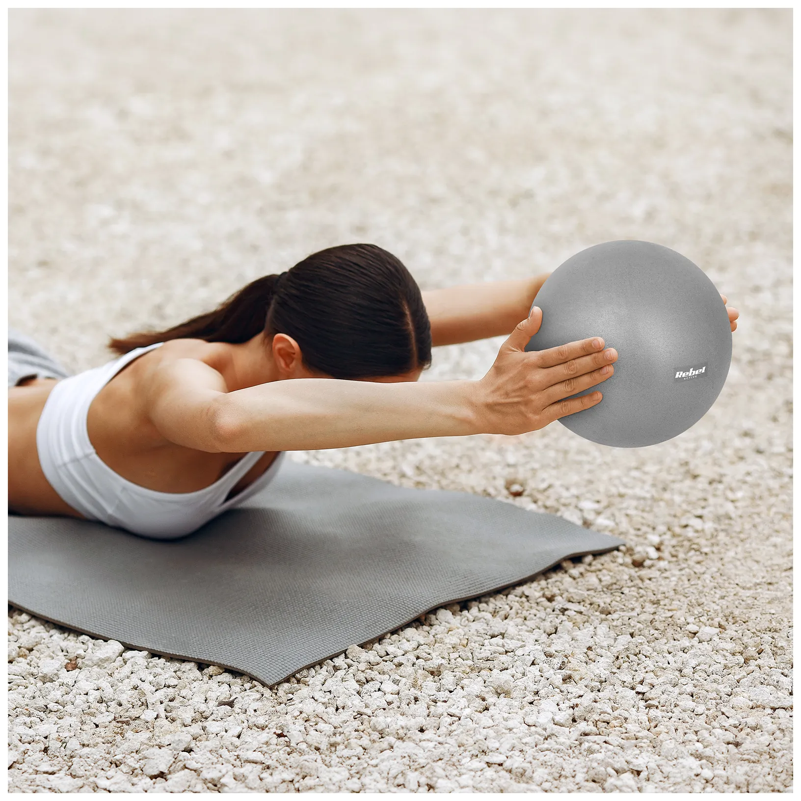 Mini piłka gimnastyczna do pilates rehabilitacyjna 25cm, kolor szary , REBEL ACTIVE - obrazek 7