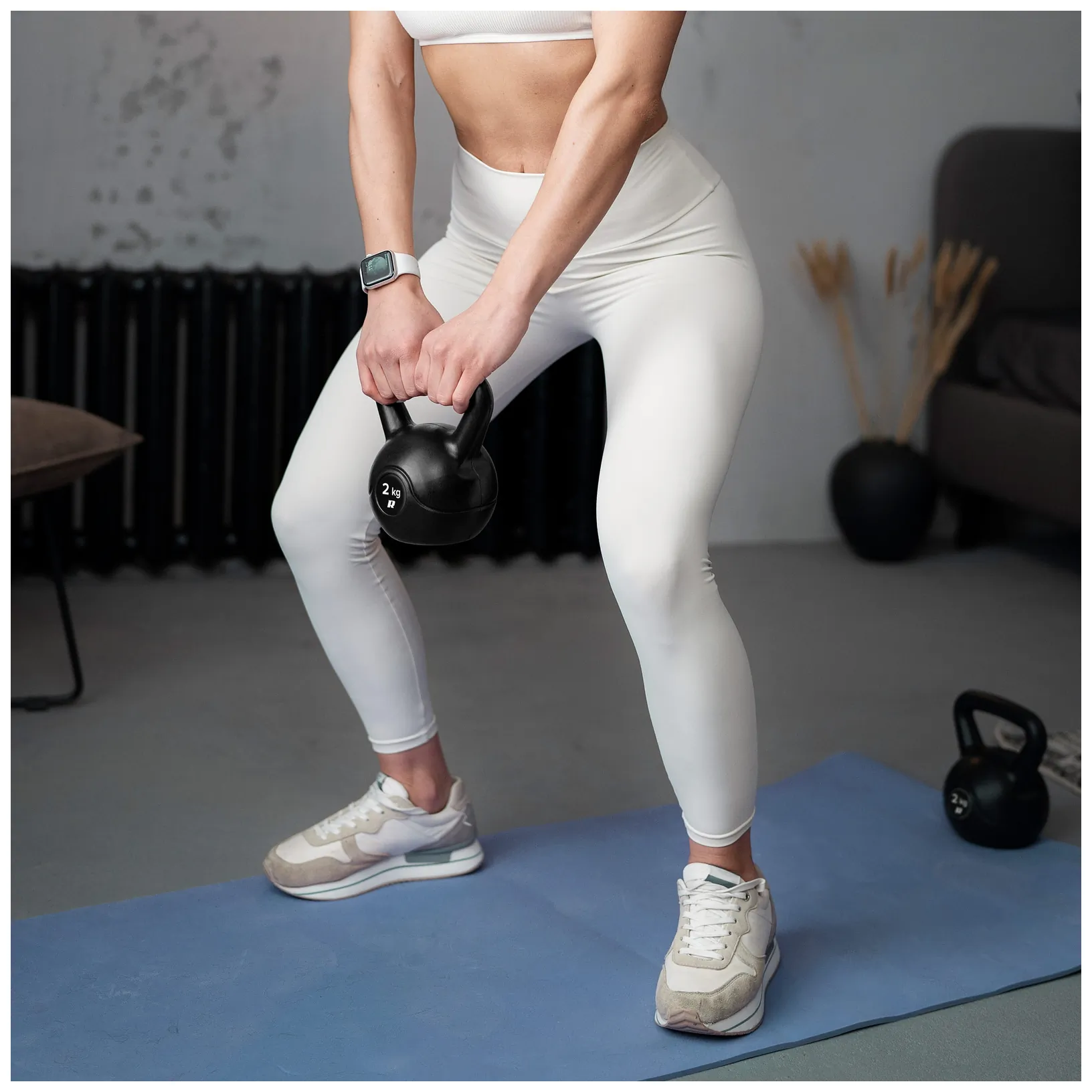 Kettlebell bitumiczny 8 kg REBEL ACTIVE - obrazek 5