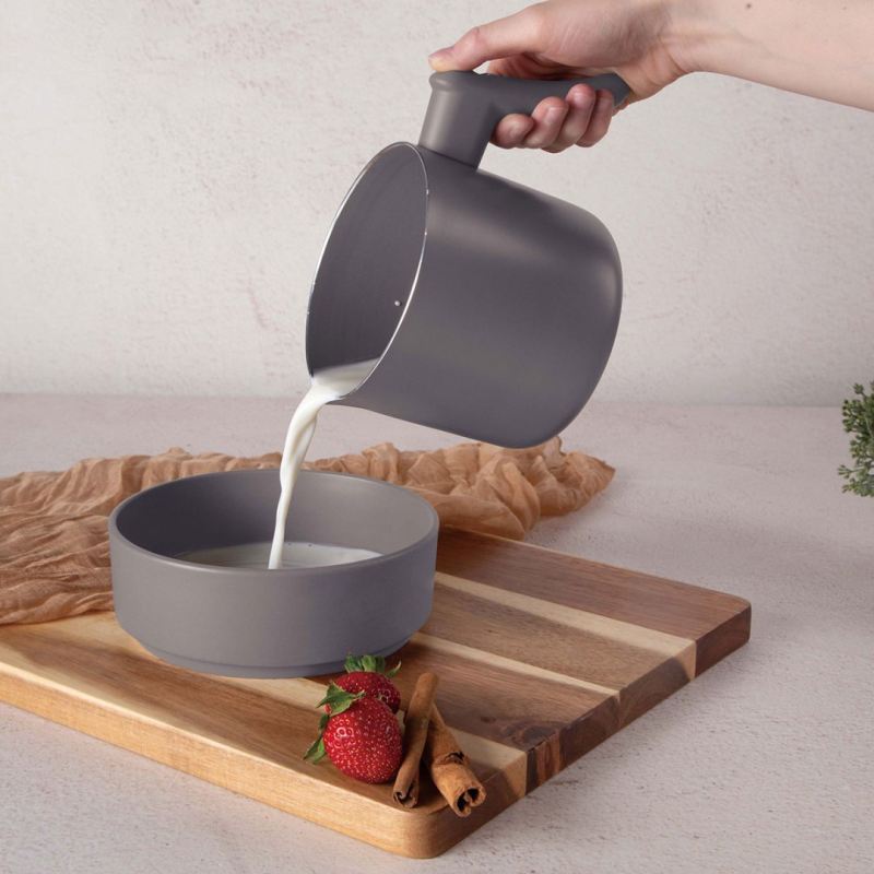 GARNEK TYTANOWY DO MLEKA 1,2L BERLINGER HAUS BH-8105 TAUPE - obrazek 2